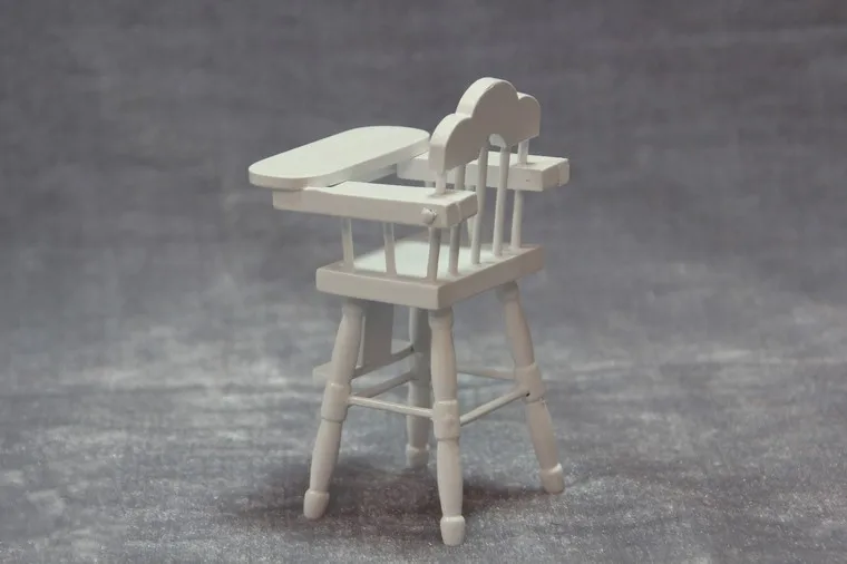 1:12 Miniaturni Dolhouse Pohištvo Mini Stol Bele Lesene Baby Stolček Play House Igrača Mini Pohištvo Model