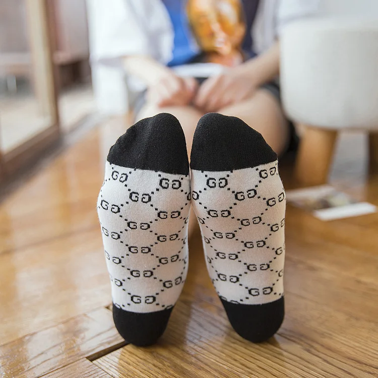 2021 nove ženske nogavice, bombažne Žensk Sredi tele dolžina nogavic osebnost modni trend nogavice debelo 5 parov/kos