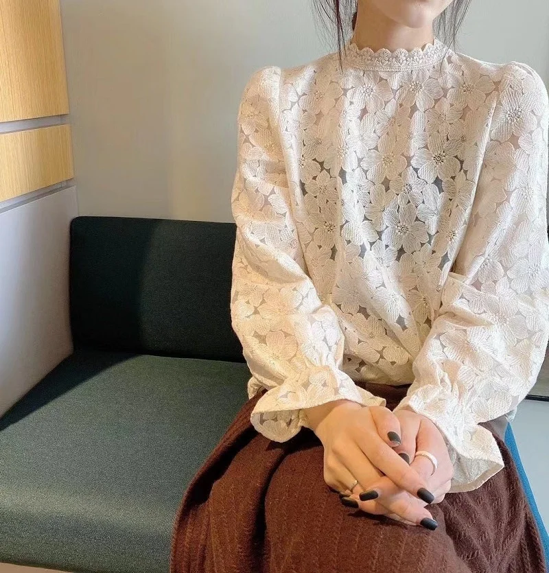 Lamtrip korejski Design Lady Žensko Lace Majica Ženske 2020 Jeseni Stand-up Cvetlični Votlih-iz Top Tee Seksi majico