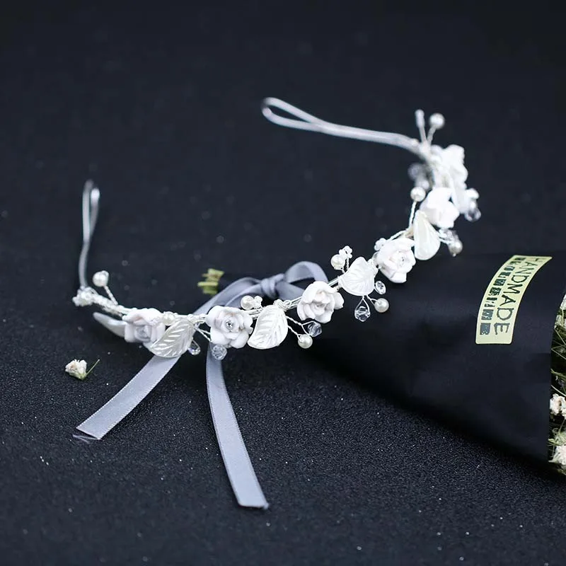 Nova Moda Belo Glino Cvet Nevesta Headdress Sladko Listi Poročne Tiara Pokrivala Poročni Dodatki za Lase LB