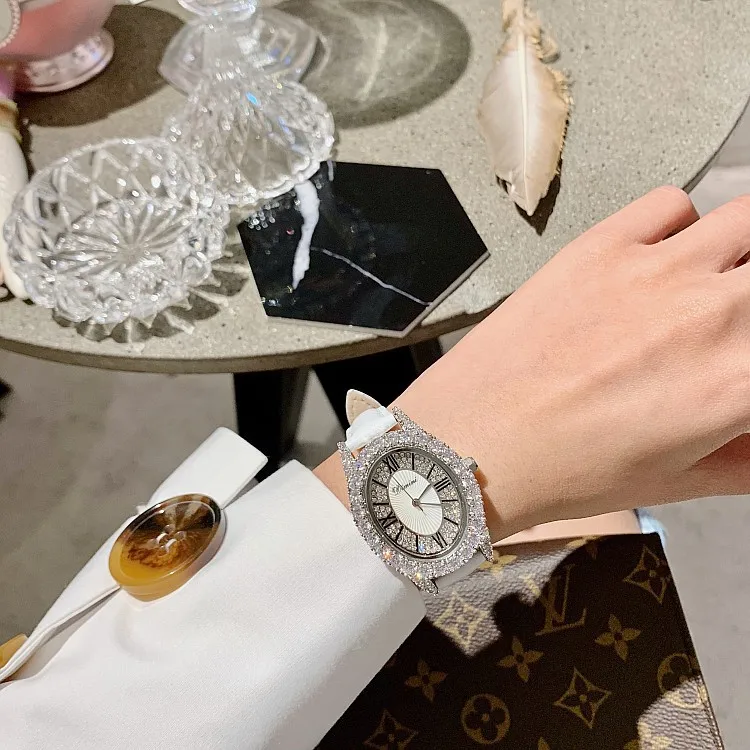 2019 Modno Razkošje Oblikovalec blagovne Znamke Usnjeni trak Diamond Ženske Ure Quartz Ovalne Oblike Nepremočljiva Dame Watch